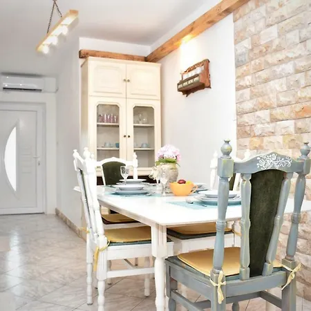 Velebit Apartment Razanac